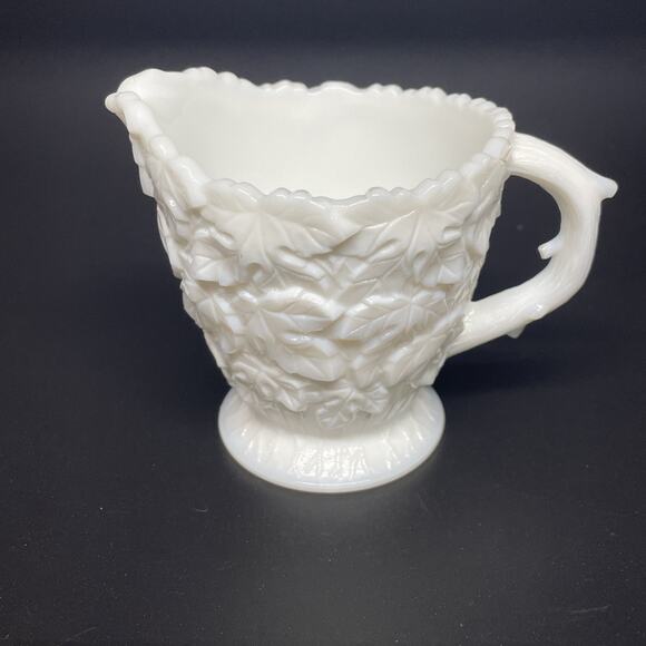 Vtg Westmoreland Milk Glass Sugar & Creamer Set Bramble Maple Leaf Pattern MCM - Picture 5 of 12